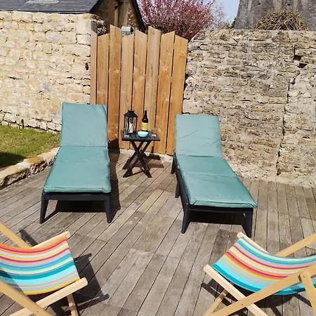 Holiday home Noun & Joul *